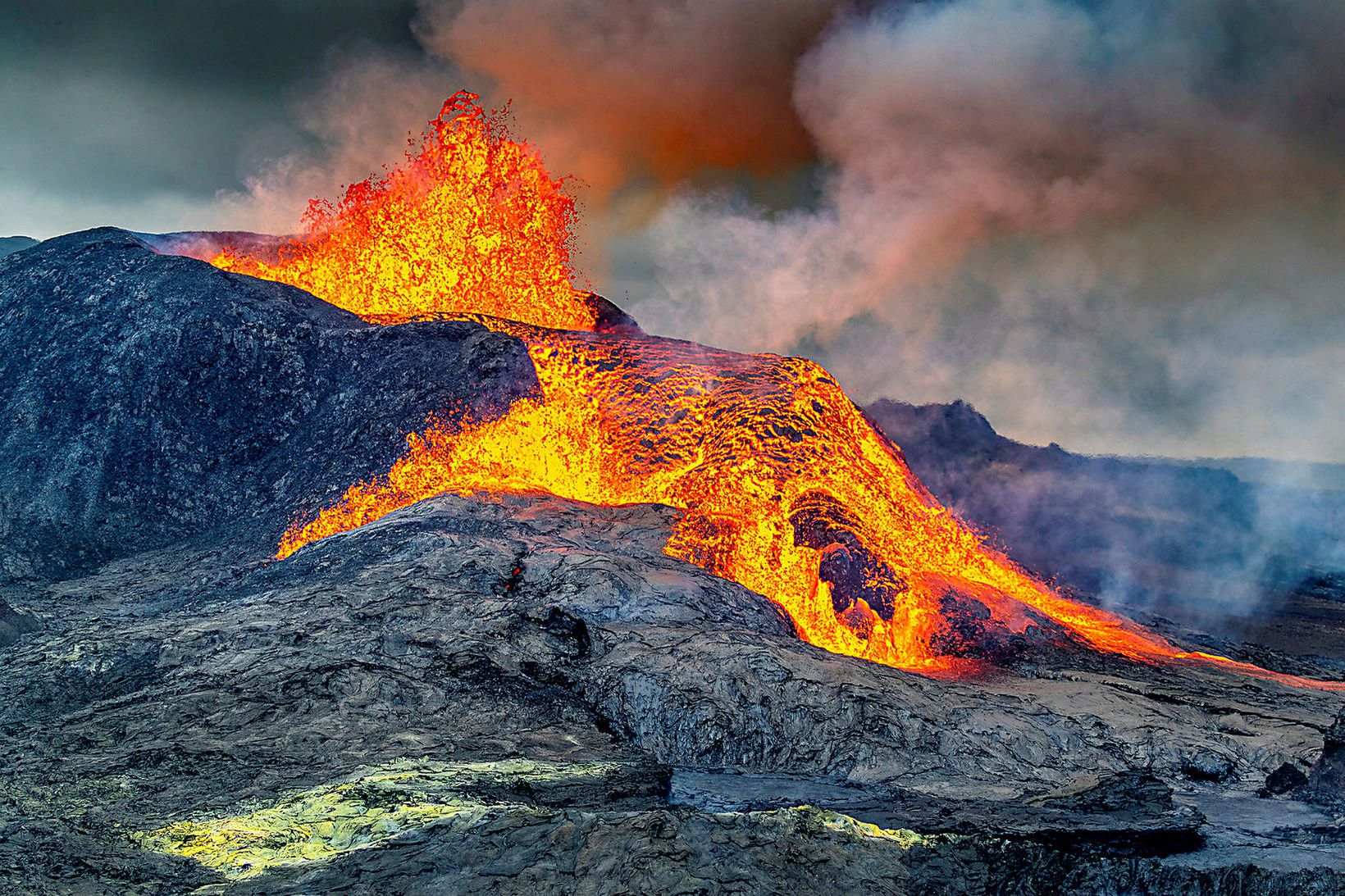 Volcano continues to be active