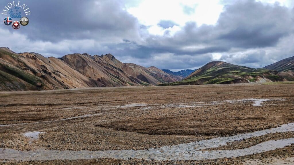 Sfuggire alla "ruota del criceto": Un viaggio svizzero-islandese verso la libertà 6 Sfuggire alla "ruota del criceto": Un viaggio svizzero-islandese verso la libertà 5